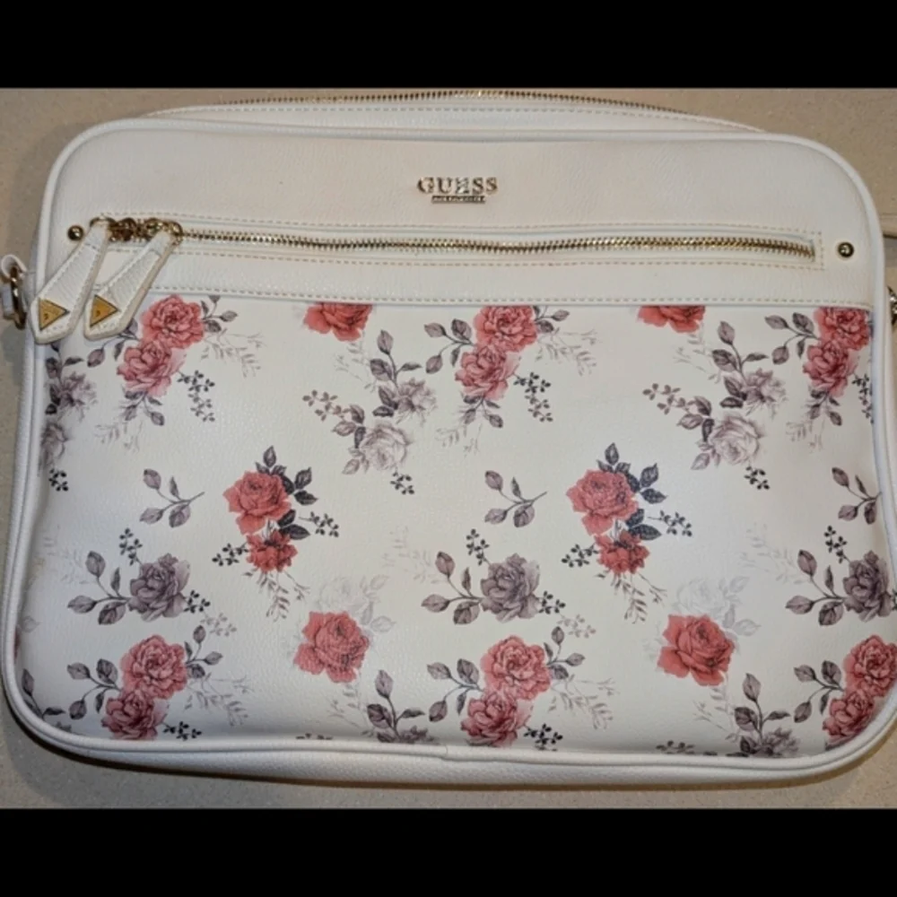 GUESS Floral Print Laptop, EUC